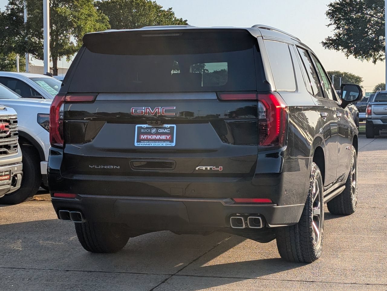 New 2026 GMC Yukon AT4 Ultimate AWD/4WD image 4
