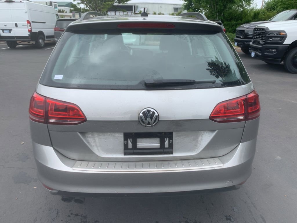 Used 2016 Volkswagen Golf Limited Edition FWD image 3