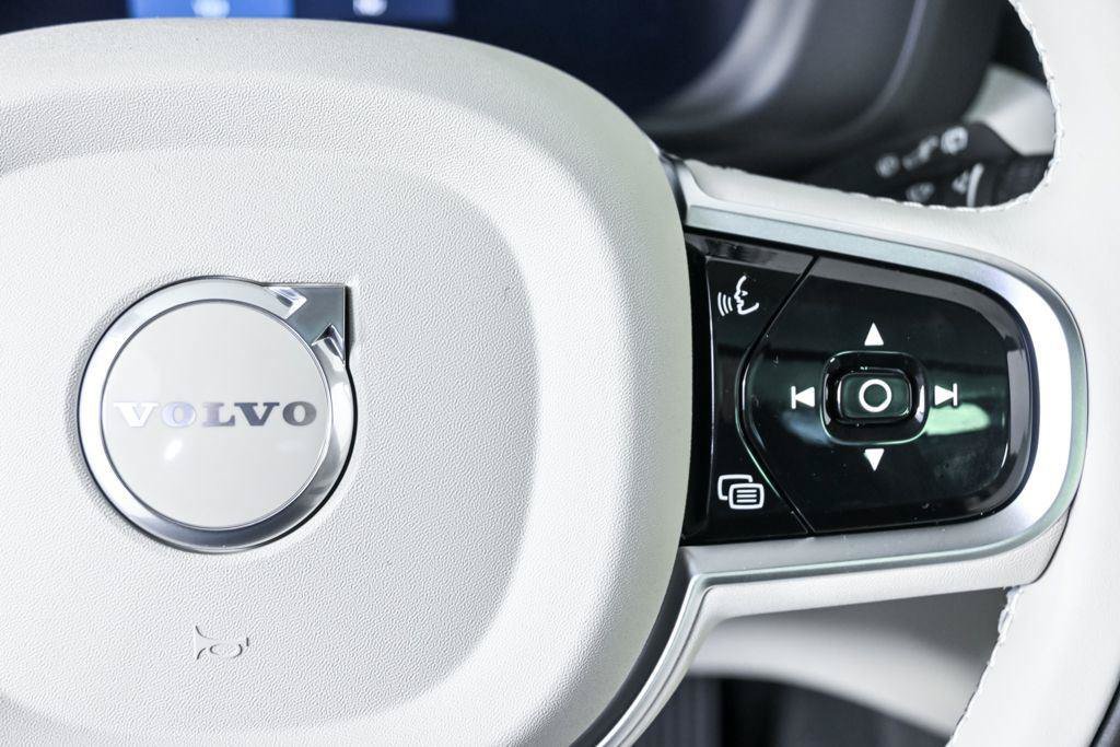 Used 2026 Volvo XC60 B5 Ultra w/ Protection Package Premier AWD/4WD image 11