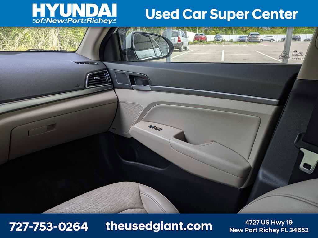 Used 2017 Hyundai Elantra Limited w/ Limited Ultimate Package 05 image 18