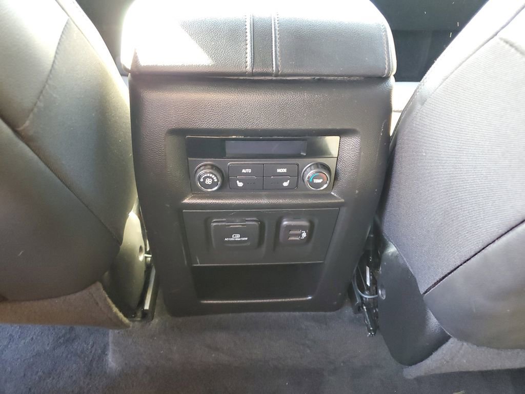 Used 2023 Chevrolet Traverse High Country image 12