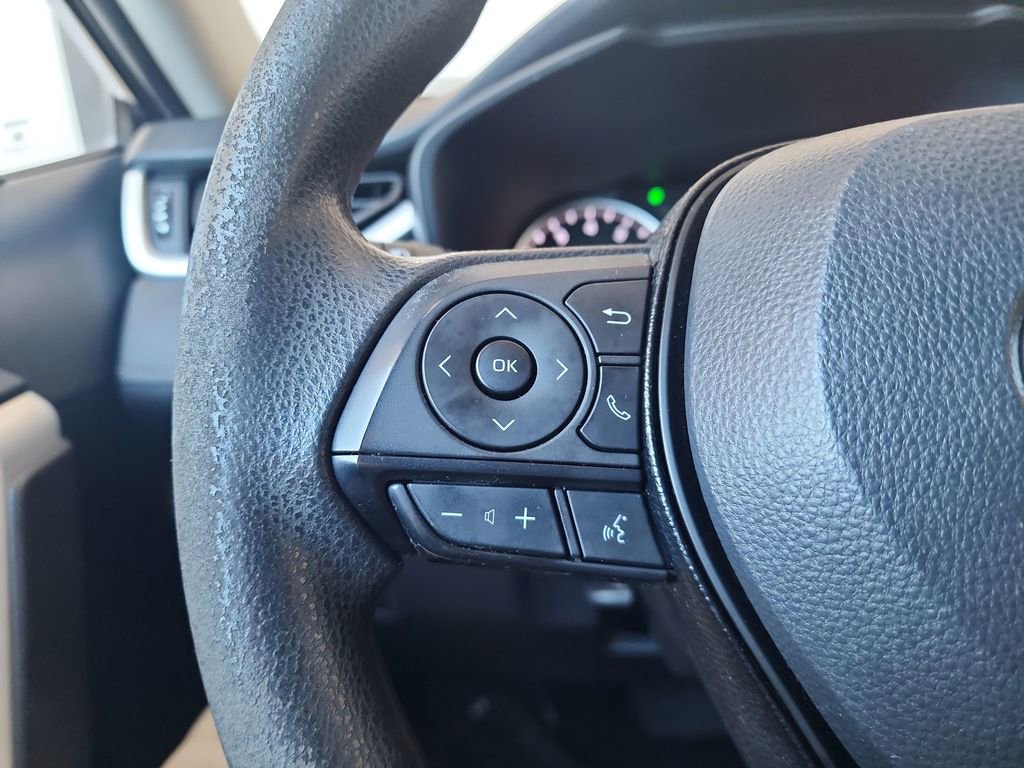 Used 2021 Toyota RAV4 XLE AWD/4WD image 24
