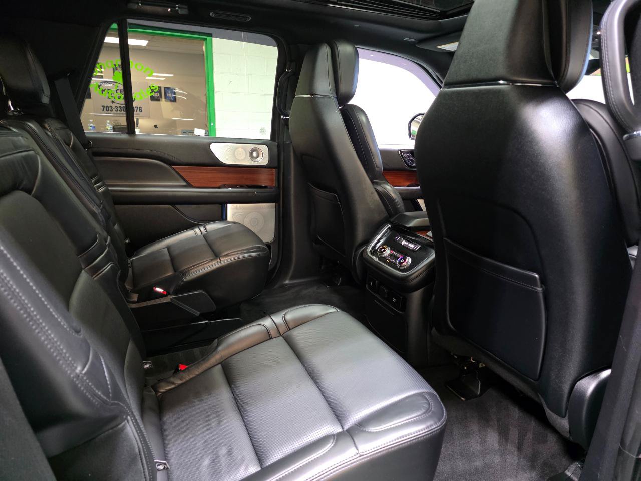 Used 2021 Lincoln Navigator Reserve w/ Luxury Package AWD/4WD image 25
