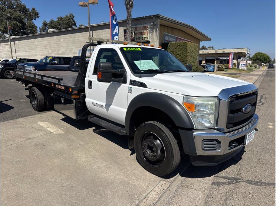 Used 2015 Ford F550 2WD Regular Cab Super Duty image 3