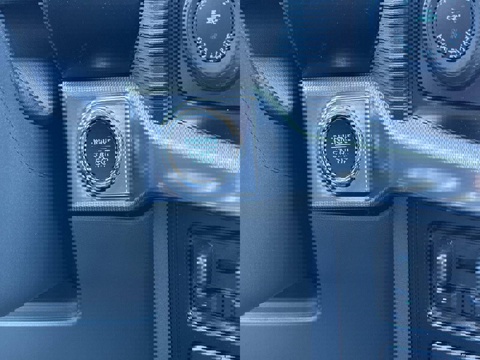 New 2025 Ford F150 Lariat w/ Equipment Group 502A High image 64