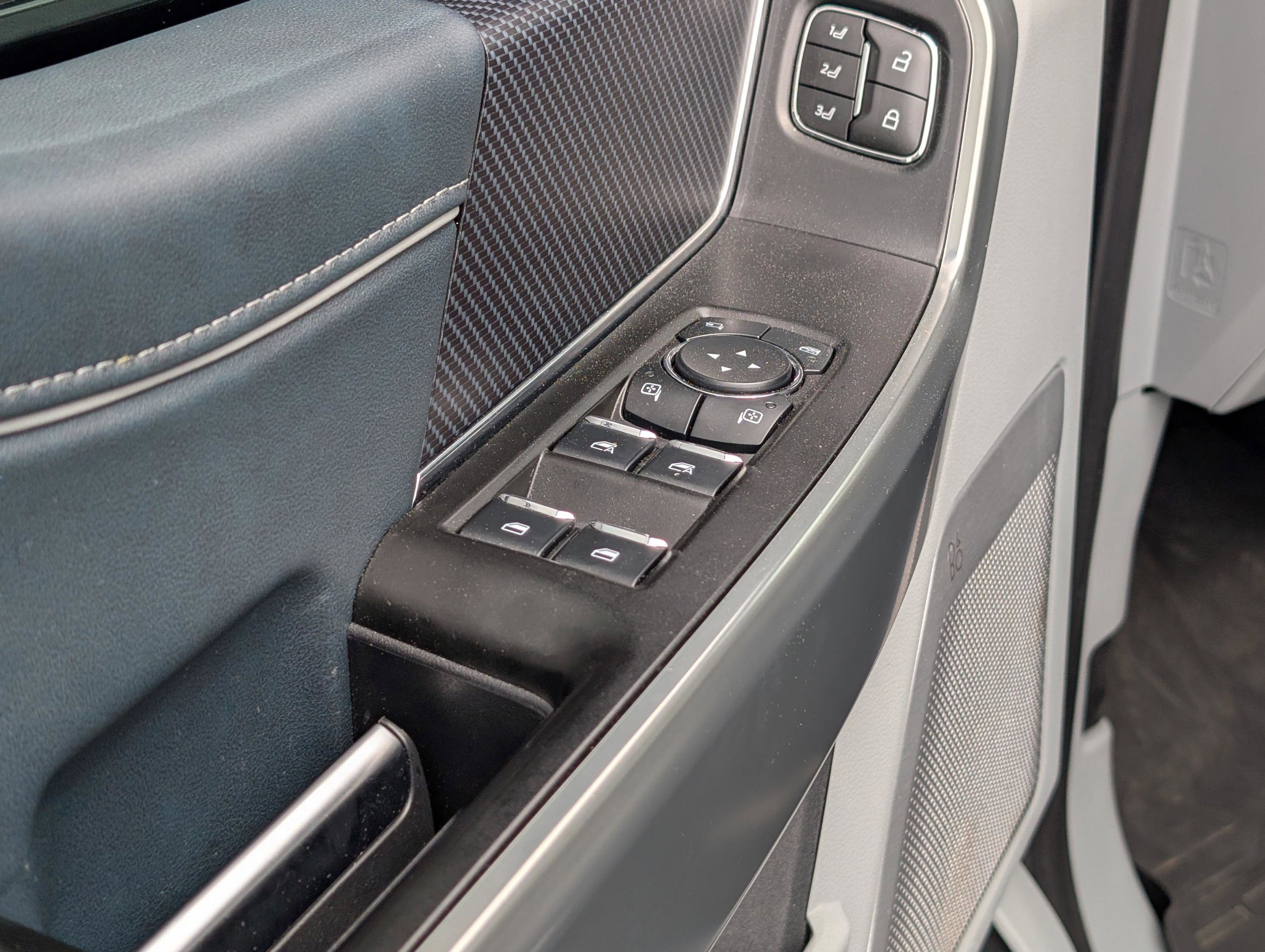 Used 2023 Ford F150 Limited image 16