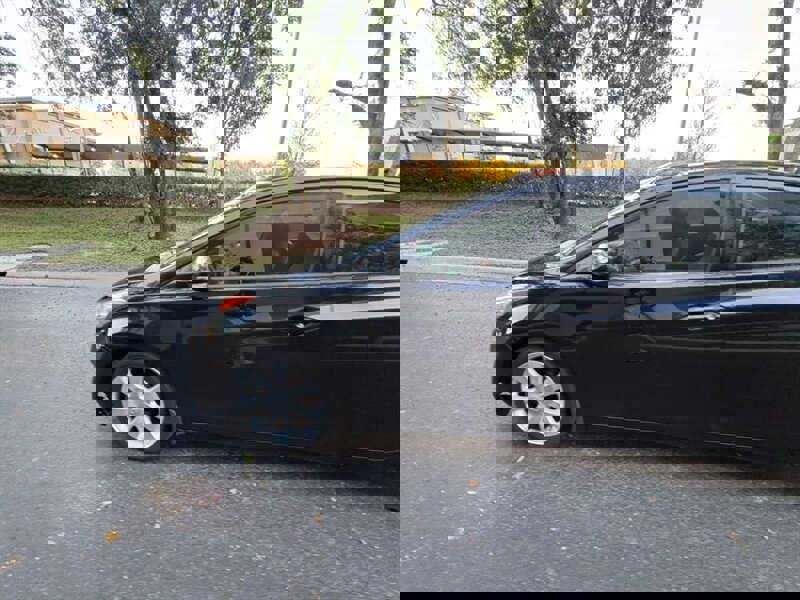 Used 2013 Hyundai Elantra Limited w/ Technology Pkg image 6