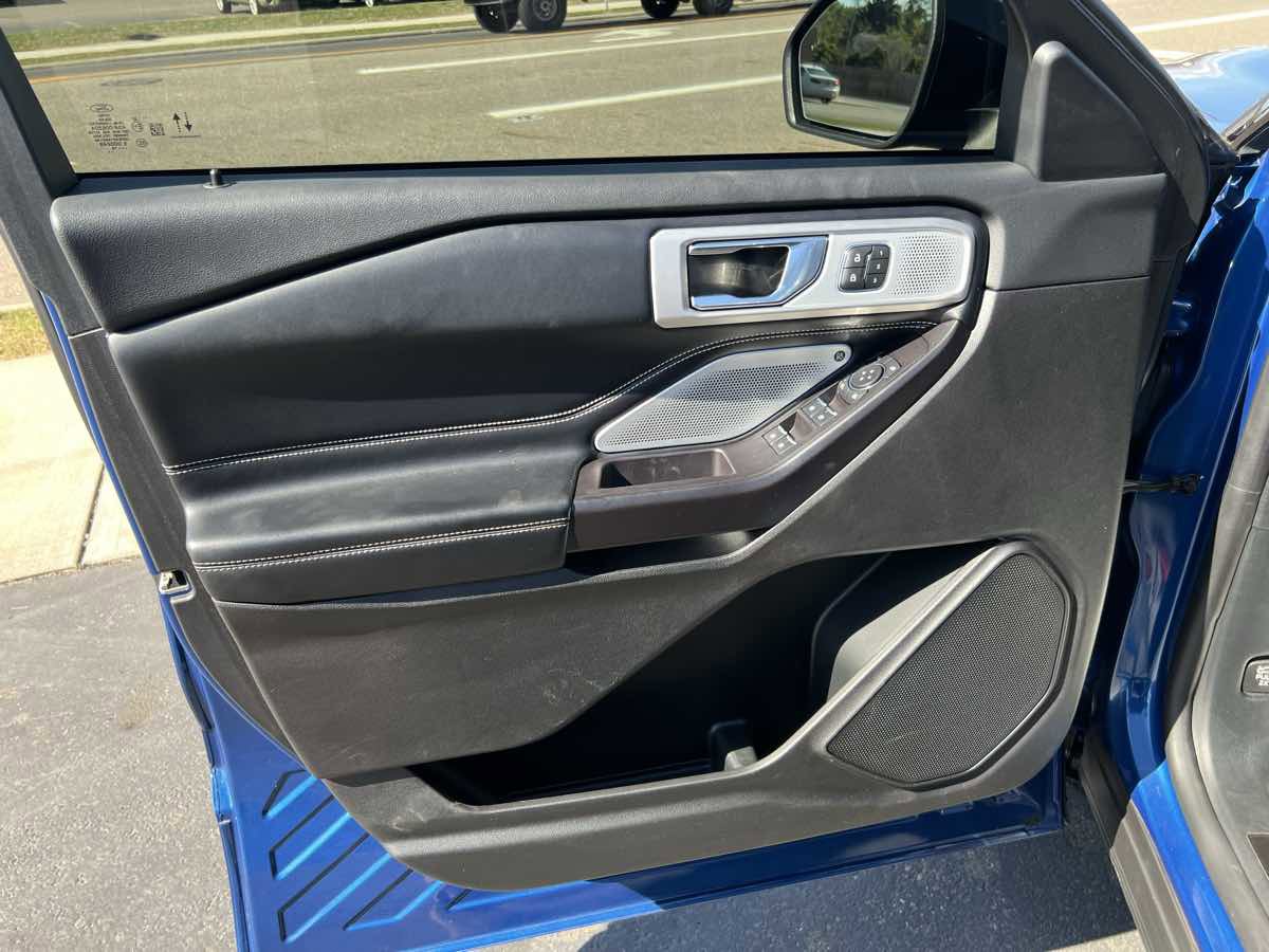 Used 2020 Ford Explorer ST w/ ST Street Pack image 11