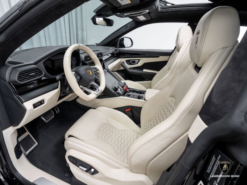 Used 2022 Lamborghini Urus image 22