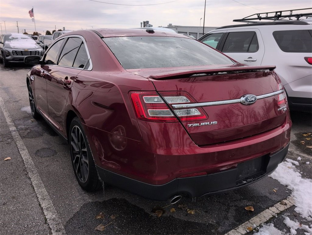 Used 2019 Ford Taurus Limited image 2