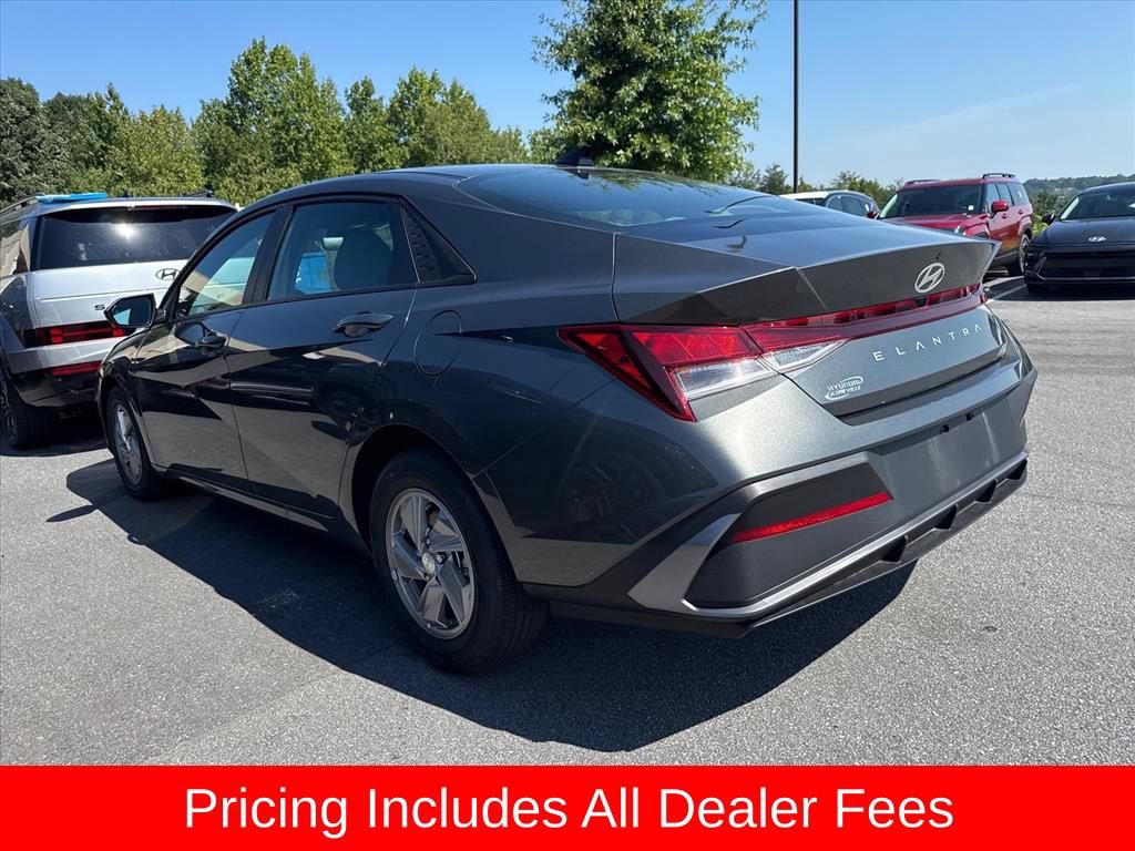 Certified 2026 Hyundai Elantra SE FWD image 8