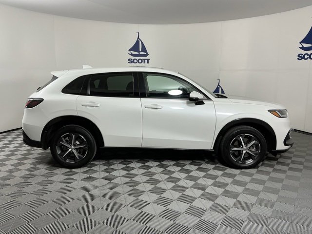 Used 2023 Honda HR-V EX-L image 6