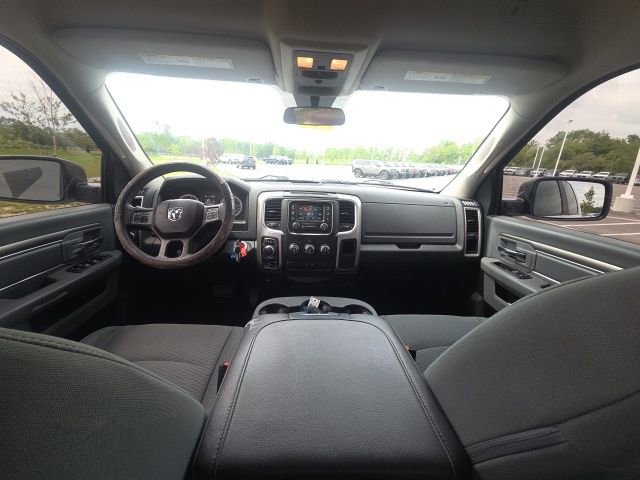 Used 2018 RAM 1500 Classic SLT AWD/4WD image 15