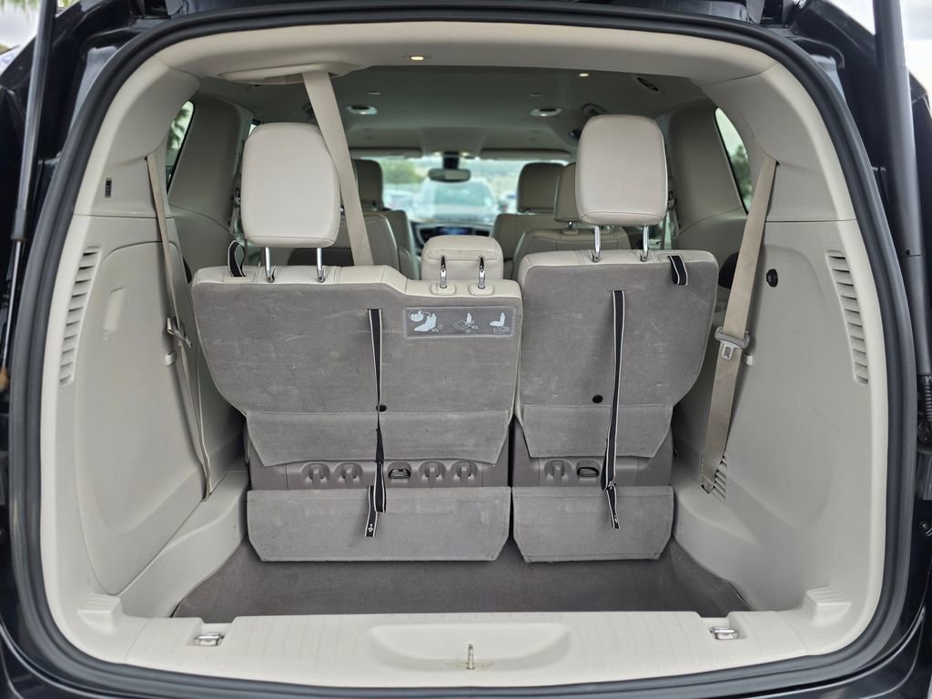 Used 2020 Chrysler Pacifica Touring-L image 11