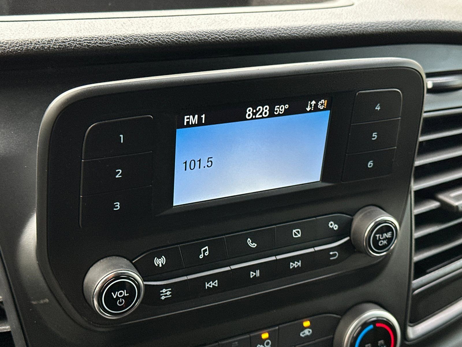 Used 2024 Ford Transit 250 148 Medium Roof w/ Load Area Protection Package image 18