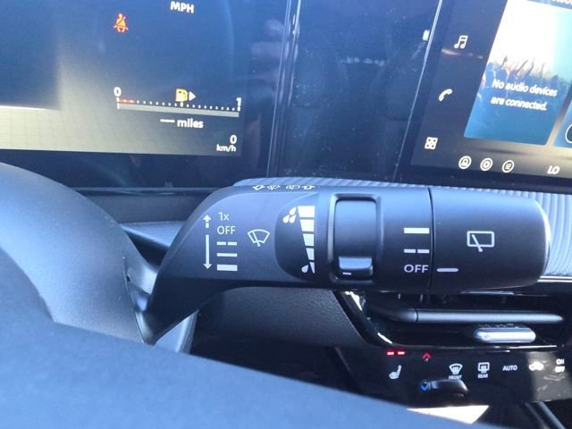 New 2026 Nissan Kicks SR w/ Cold Weather Package image 18