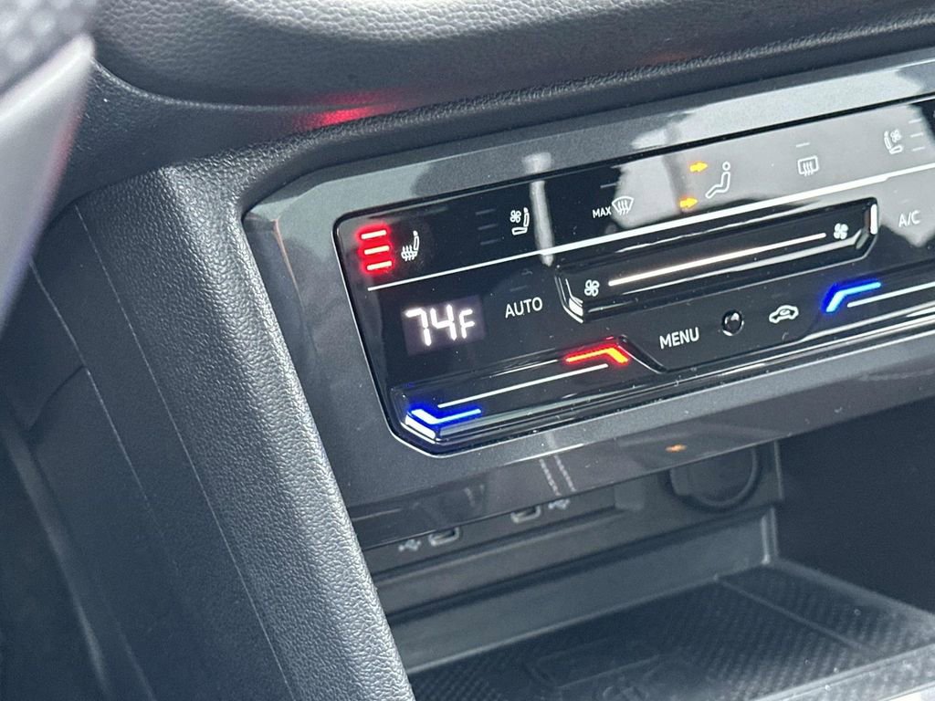 Certified 2023 Volkswagen Tiguan SEL R-Line image 32