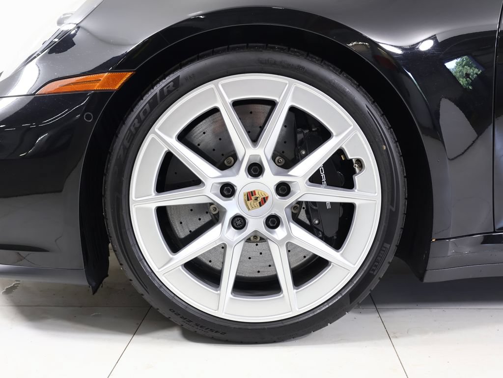 Certified 2025 Porsche 911 Carrera GTS RWD image 27