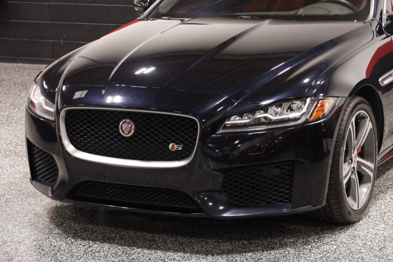 Used 2018 Jaguar XF First Edition AWD/4WD image 13