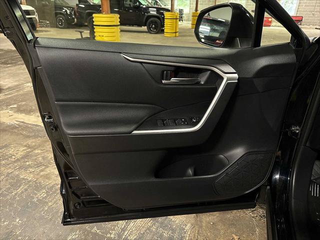 Certified 2023 Toyota RAV4 SE w/ Convenience Package AWD/4WD image 30