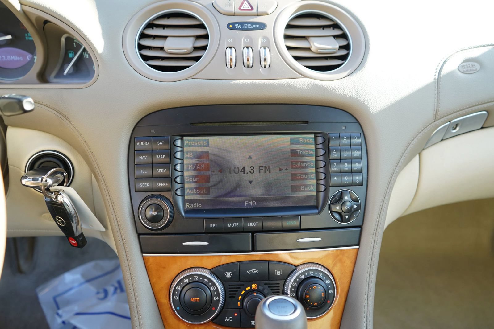 Used 2008 Mercedes-Benz SL 550 image 11