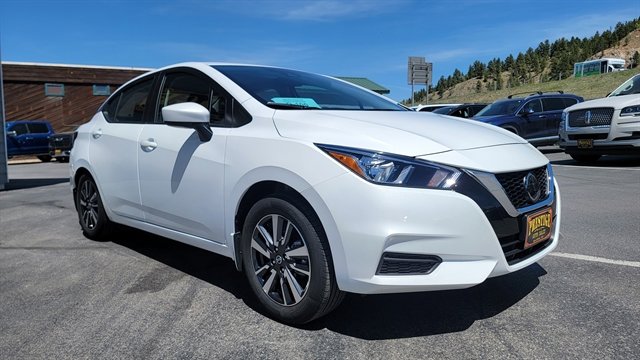 Used 2022 Nissan Versa SV w/ Trunk Package FWD image 4