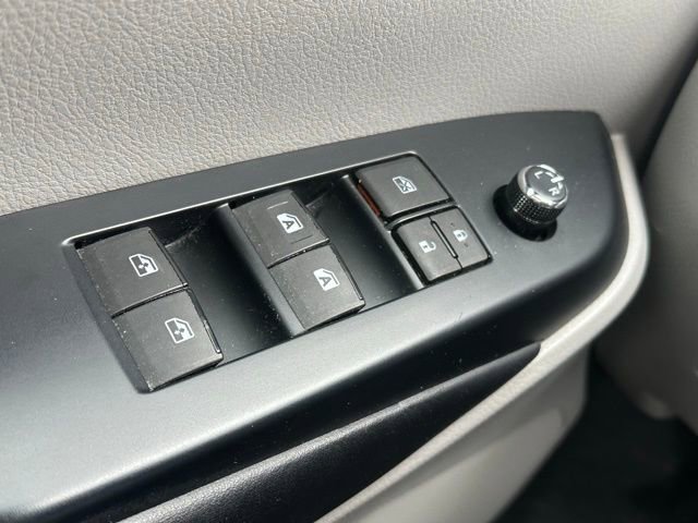 Used 2019 Toyota Highlander XLE image 17