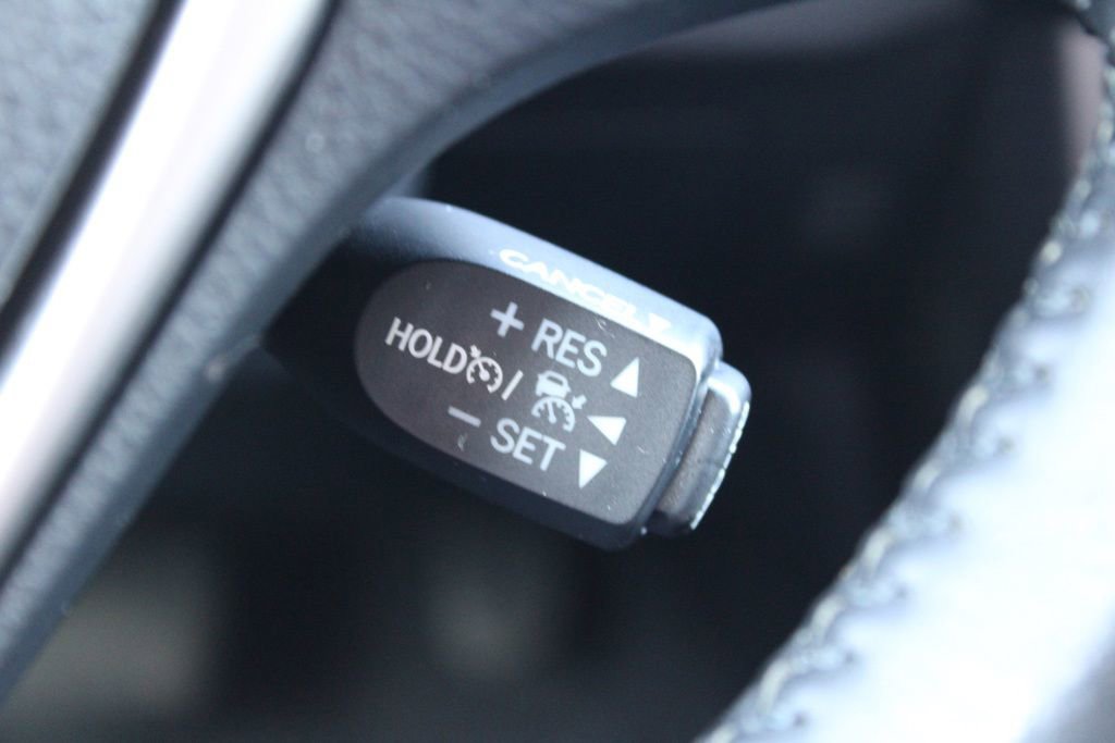 Used 2018 Toyota RAV4 XLE image 32