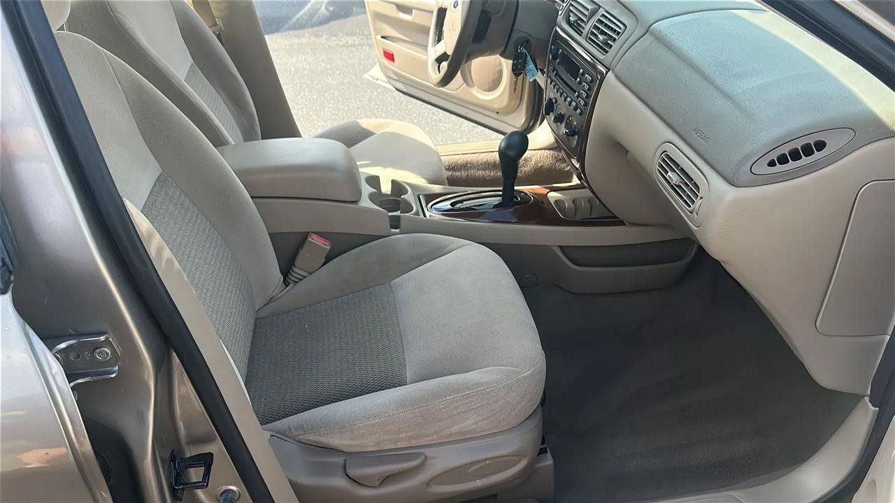 Used 2006 Ford Taurus SEL FWD image 35