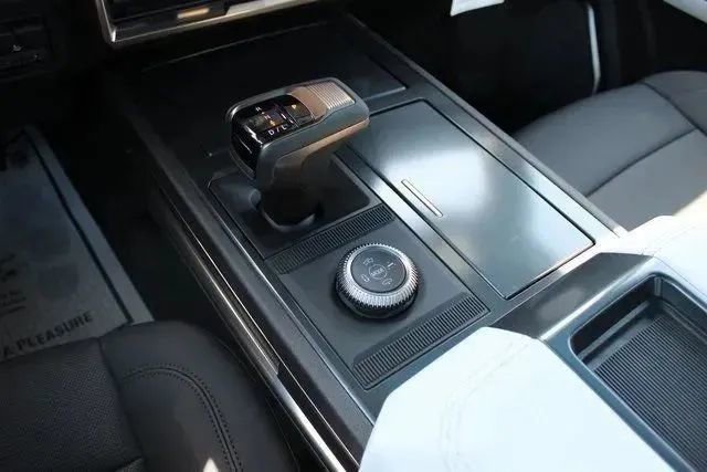 New 2025 GMC Hummer EV 2X image 30