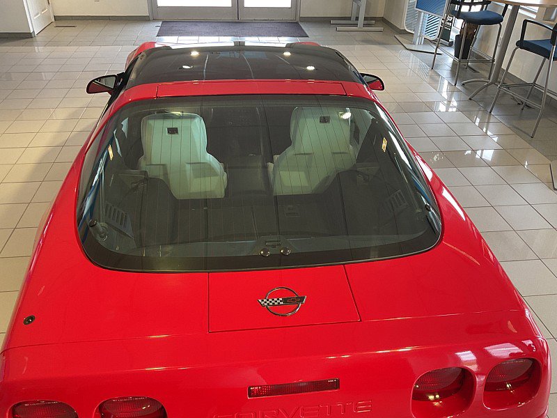 Used 1992 Chevrolet Corvette Coupe RWD image 13