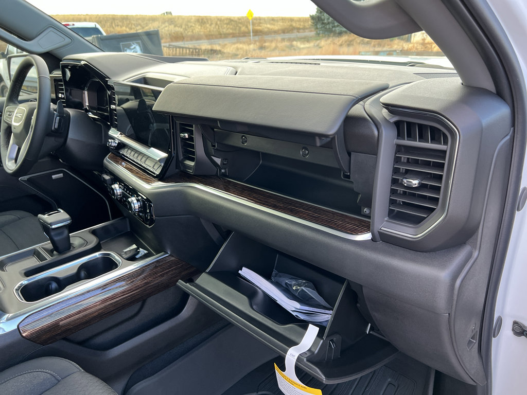 New 2025 GMC Sierra 1500 Elevation image 26