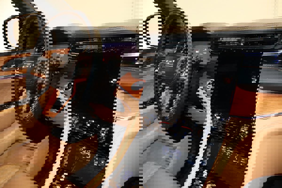 Used 2023 Jeep Grand Cherokee Summit image 76