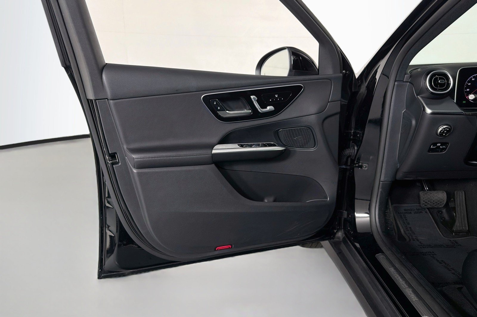 Used 2026 Mercedes-Benz GLC 300 image 21