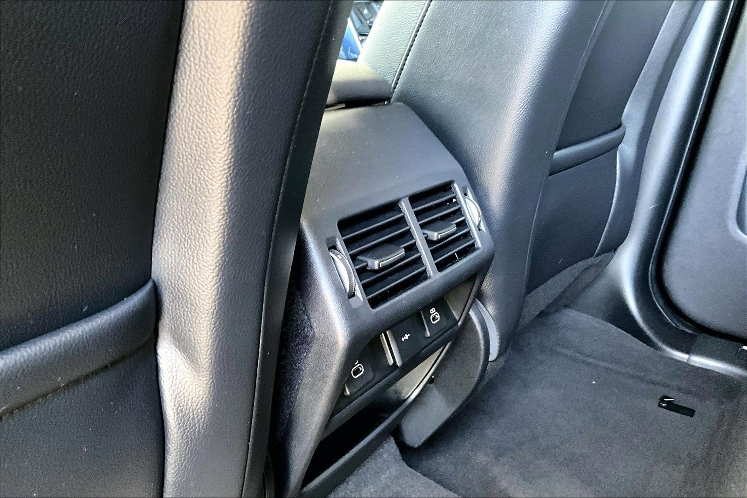 Used 2022 Land Rover Discovery Sport S image 34