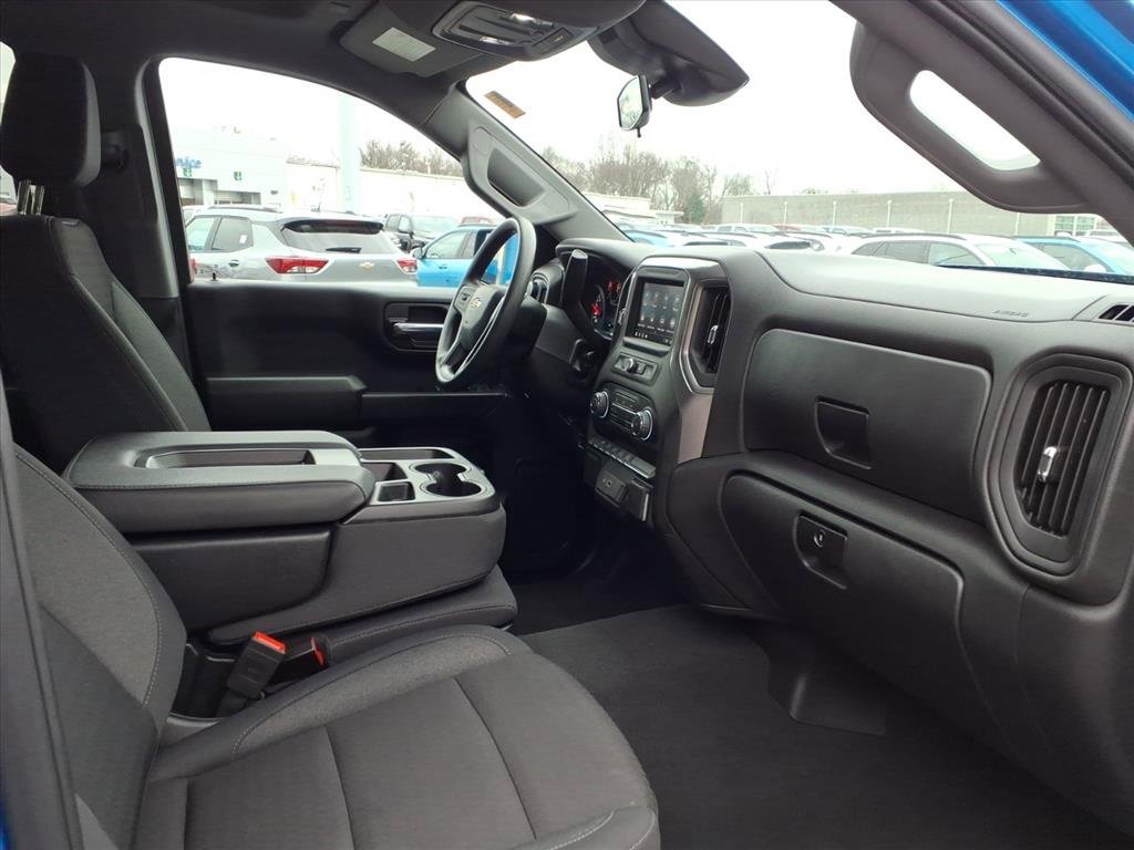 Used 2025 Chevrolet Silverado 1500 Custom w/ Turbomax Blackout Package image 17
