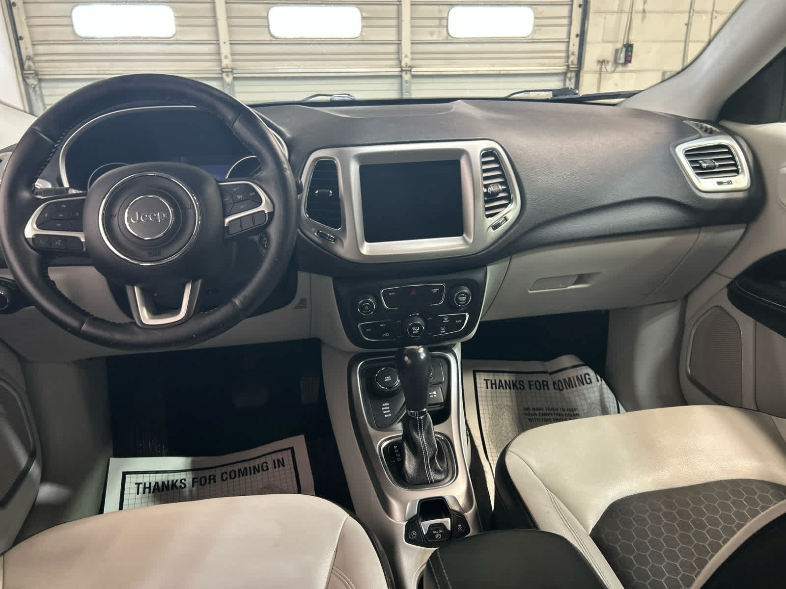 Used 2018 Jeep Compass Latitude w/ Popular Equipment Group AWD/4WD image 4