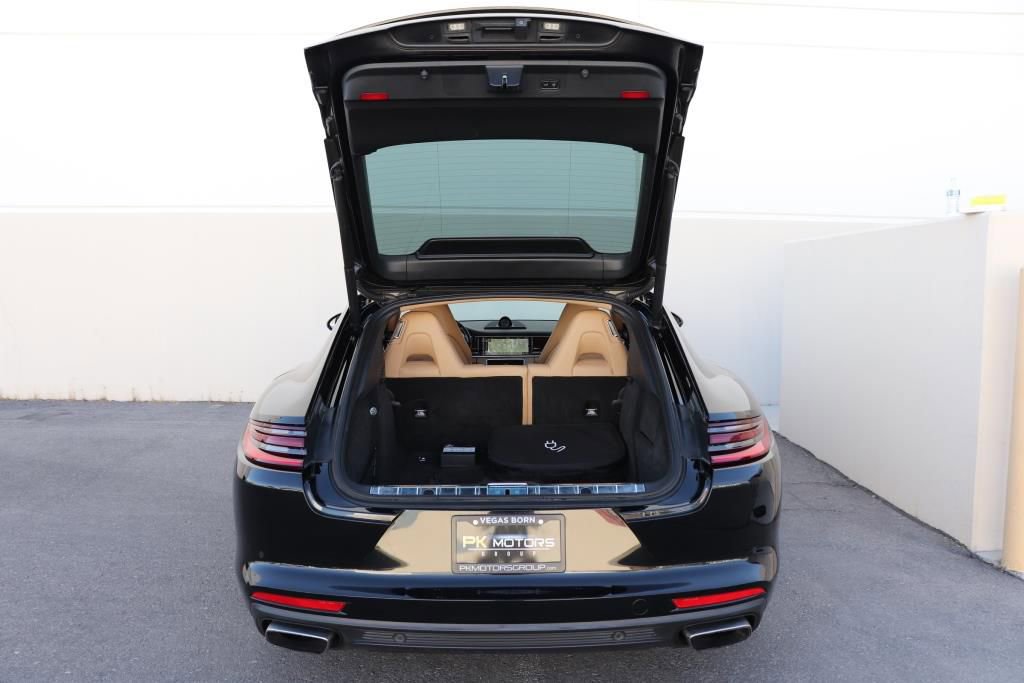 Used 2018 Porsche Panamera 4 image 19