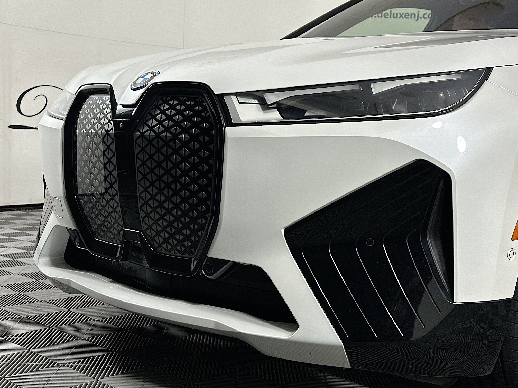 Used 2022 BMW iX xDrive50 w/ Premium Package image 32