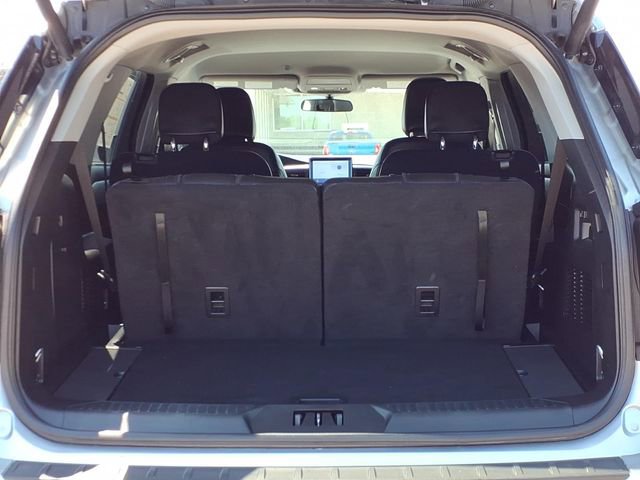 Certified 2023 Ford Explorer XLT w/ Equipment Group 202A AWD/4WD image 8