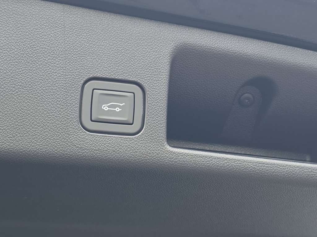 New 2026 Chevrolet Equinox EV LT image 11