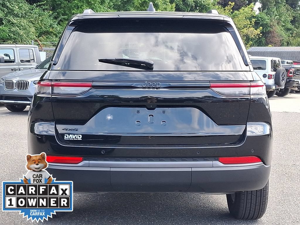 Used 2026 Jeep Grand Cherokee Altitude AWD/4WD image 5