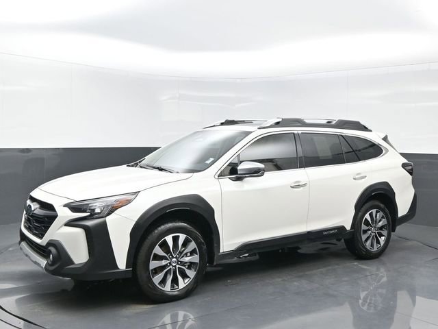 Used 2025 Subaru Outback Touring image 2