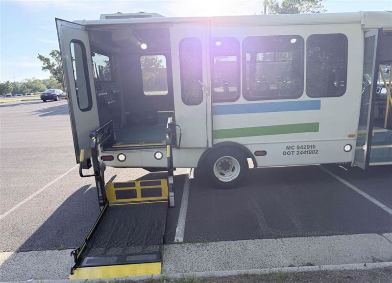 Used 2019 Ford E-450 and Econoline 450 Super Duty w/ Shuttle Bus Prep Package RWD image 7