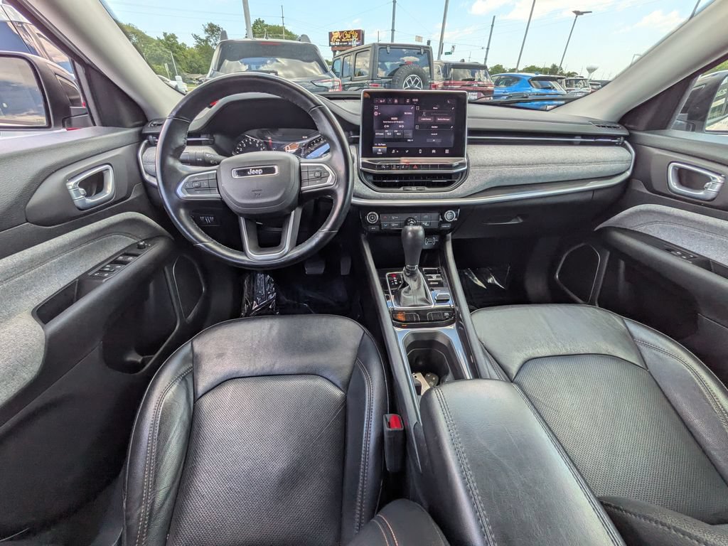 Used 2022 Jeep Compass Latitude AWD/4WD image 13