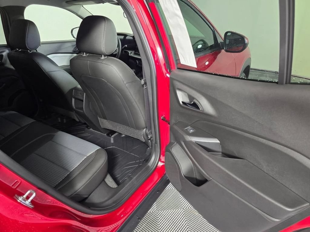 New 2026 Chevrolet Trax LT w/ Driver Confidence Package FWD image 13
