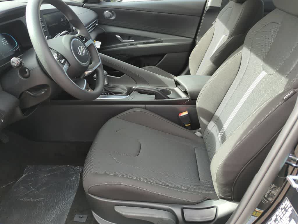 New 2026 Hyundai Elantra SE FWD image 15