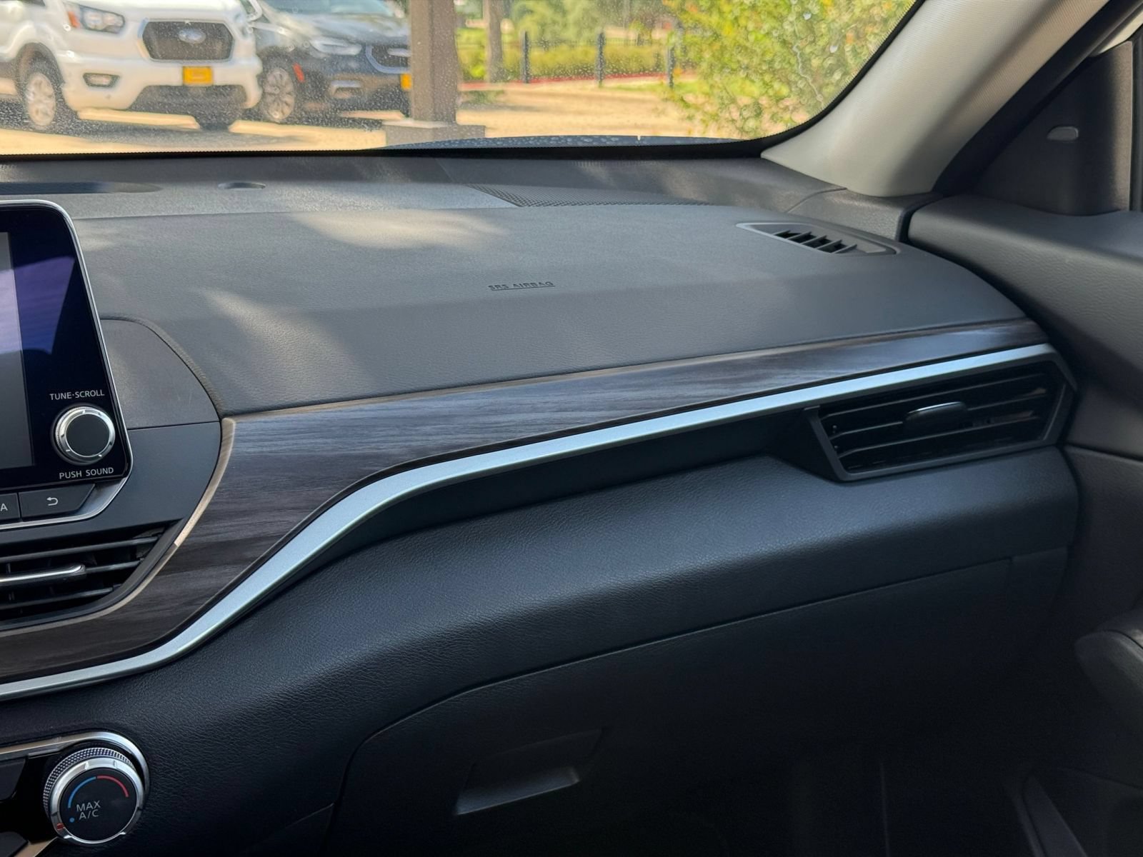 Used 2025 Nissan Altima 2.5 SV FWD image 36