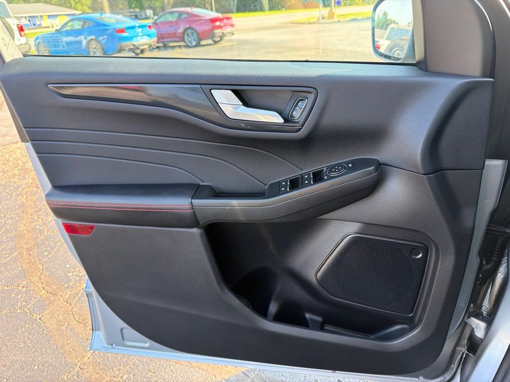 Used 2023 Ford Escape ST-Line w/ Tech Pack #1 FWD image 31