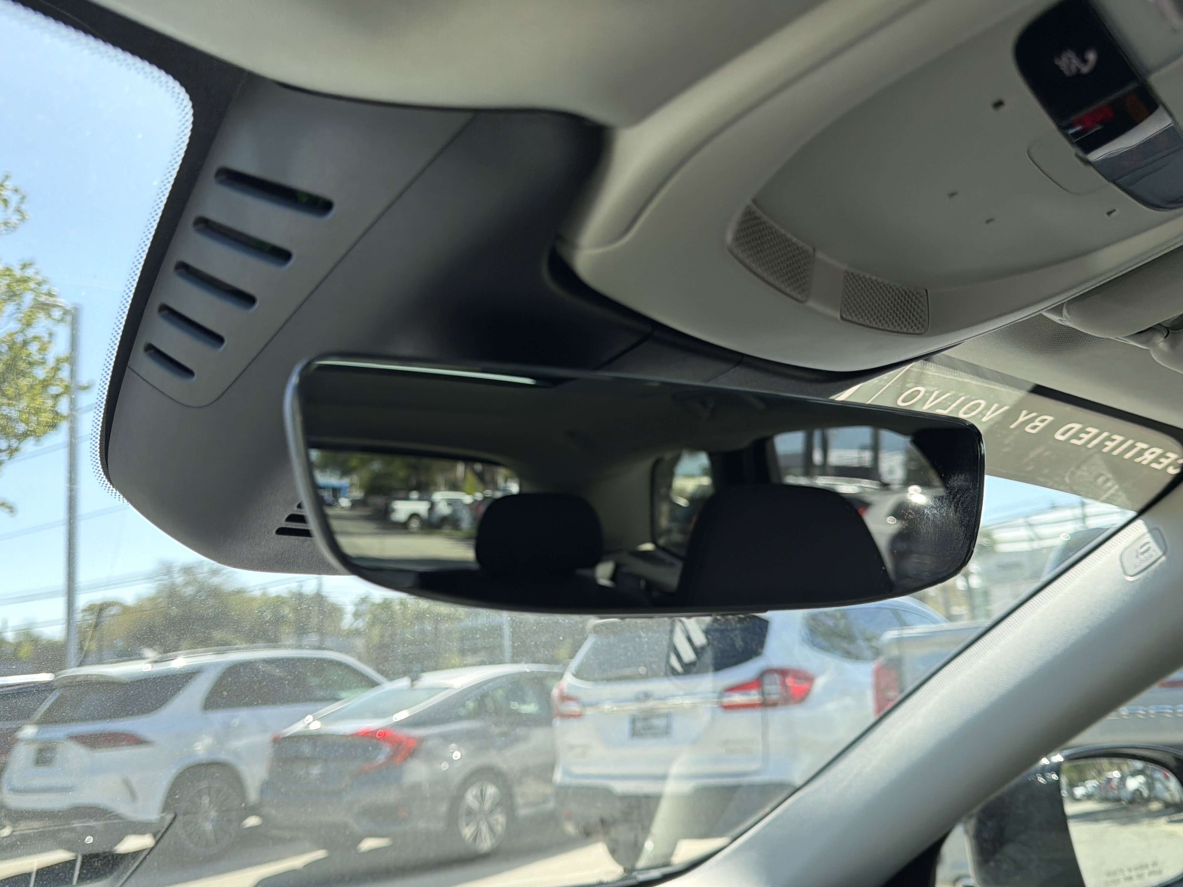 Certified 2025 Volvo XC60 B5 Plus image 27